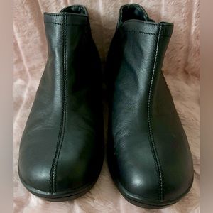 Skechers Black Leather Ankle Boots